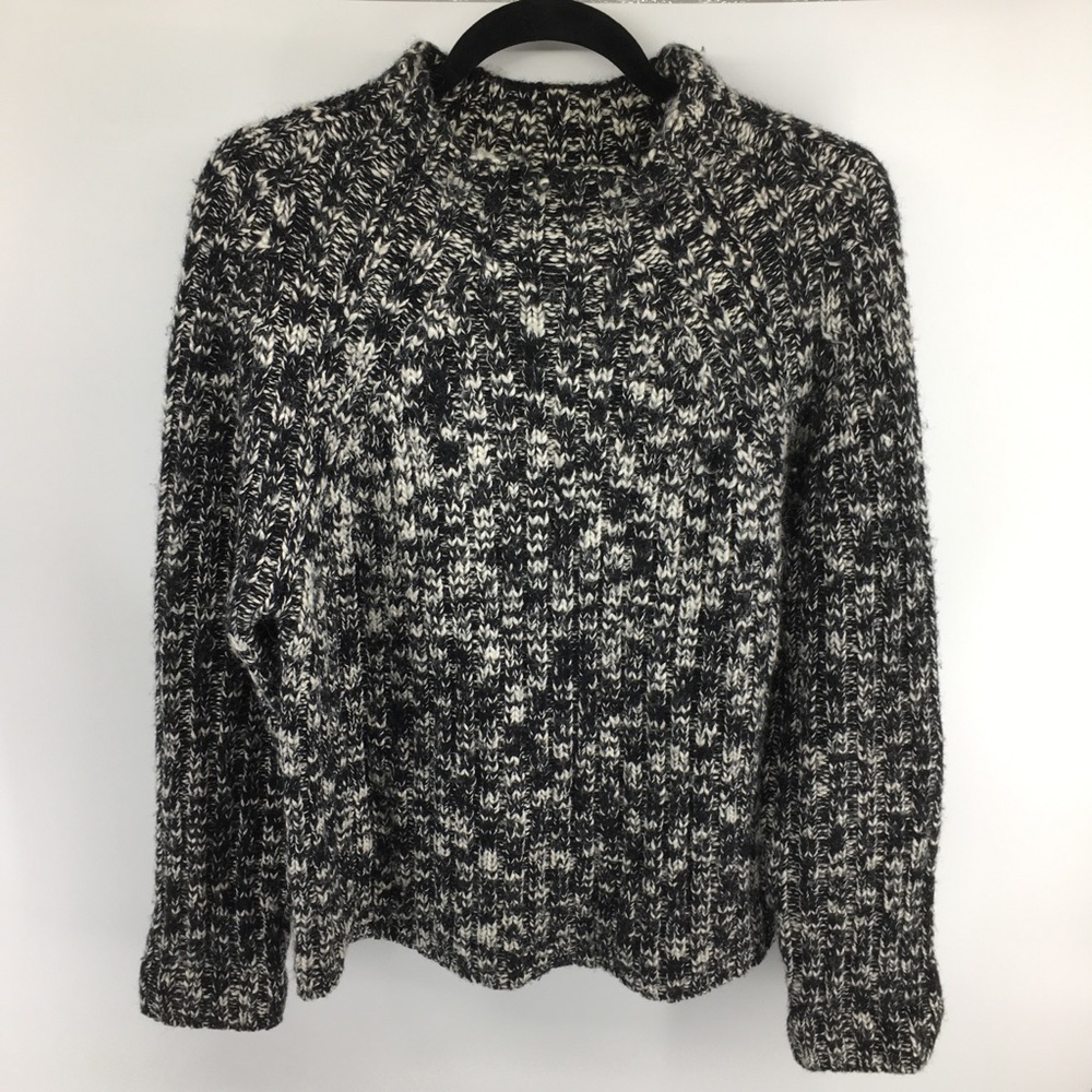 J Linberg Black And White Knitted Sweater